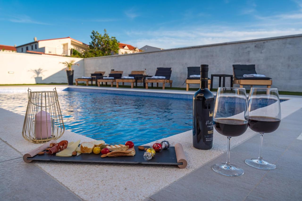 Luxury Villa Noemi Razanac Exterior photo
